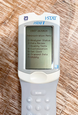 Picture of Abbott i-Stat 1 Analyzer MN 300 Handheld Blood Analyzer System screen