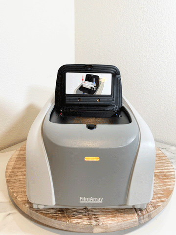 Picture of the BIOFIRE FilmArray 2.0 MultiPlex PCR System FLM2-ASY-0001