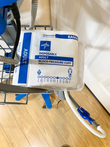 Disposable adult blood pressure cuff packaging 