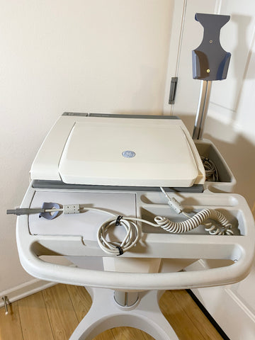 Picture of GE Medical MAC 5500 EKG Machine with monitor closed