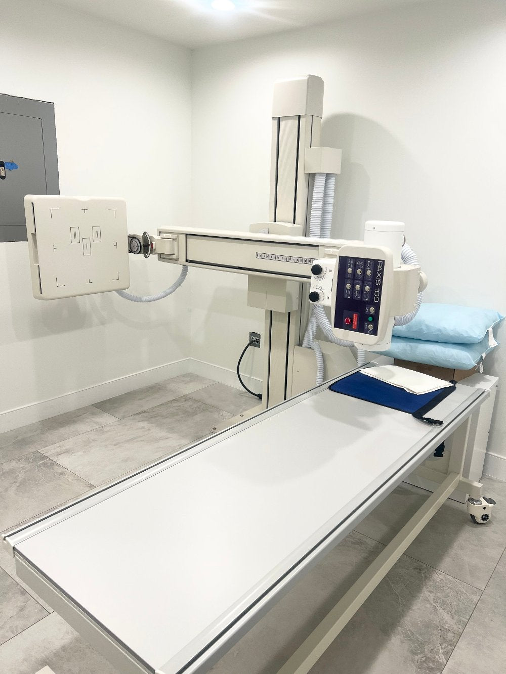 Pausch Paxis 100 Straight Arm X-Ray Machine – One Medical Stop