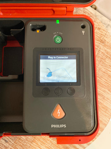 Philips Heartstart FR3 AED Defibrillator screen and buttons 