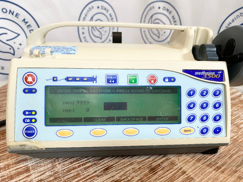 Smiths Medical Medfusion 3500 Syringe Pump with digital display and keypad