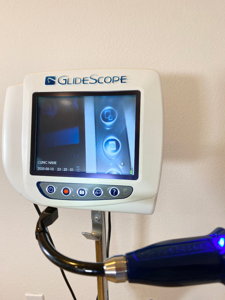 GlideScope medical device with a screen displaying images.