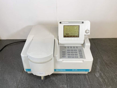 Front picture of Beckman DU-530 Spectrophotometer UV/VIS