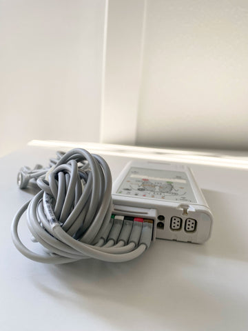 Picture of the GE Pro ECG Telemetry Transmitter With Leads