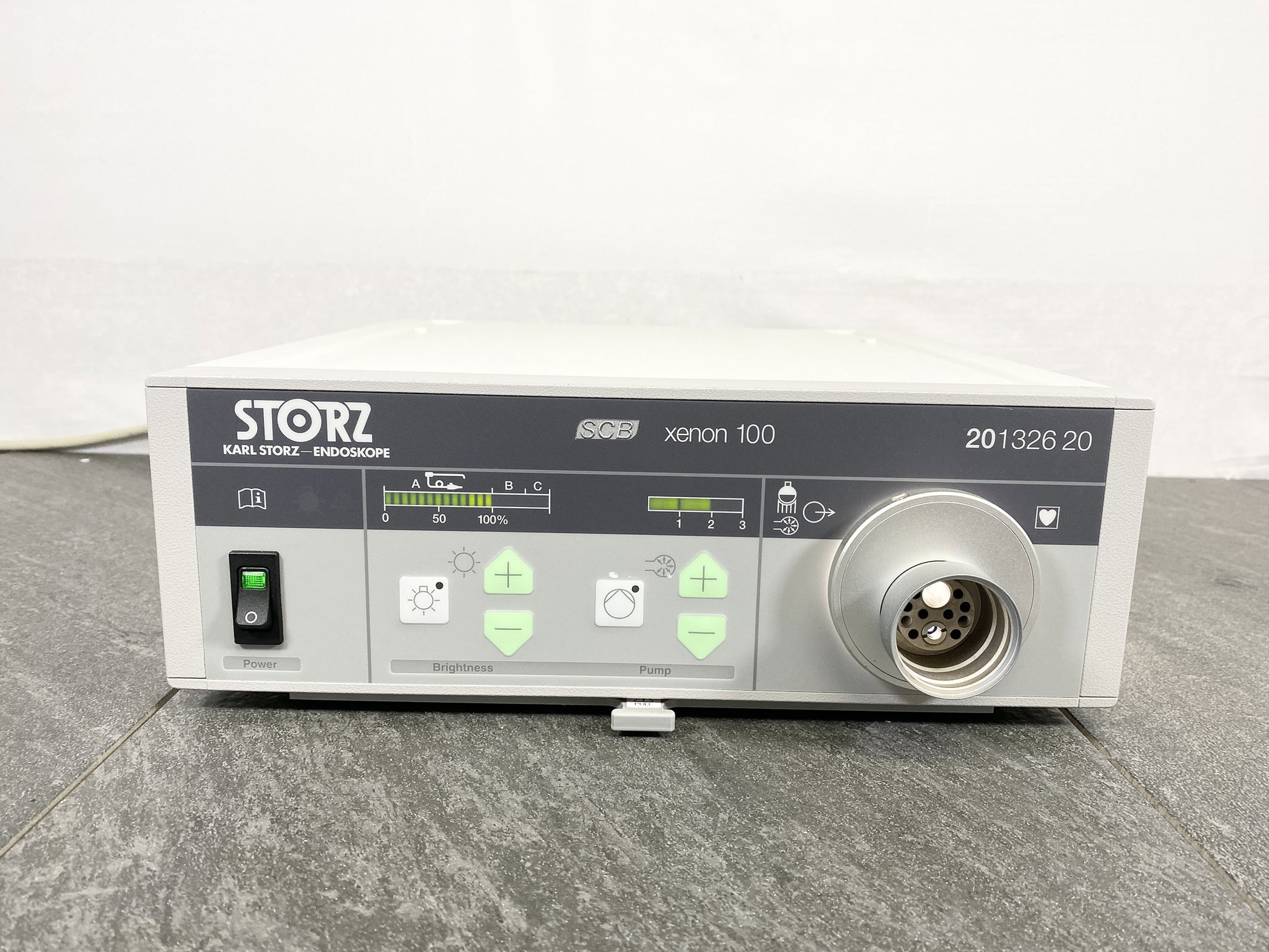 STORZ Xenon 100 Endoscopy Cold Light Fountain Source 201326-20