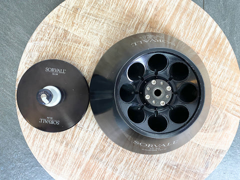 Top picture of the Sorvall SS-34 Fixed Rotor 8x50mL 20,500rpm