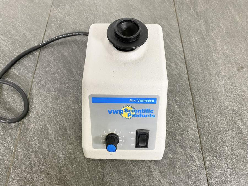 Picture of the top of the VWR Mini Vortexer 58816-120 Model 945200 VM-3000
